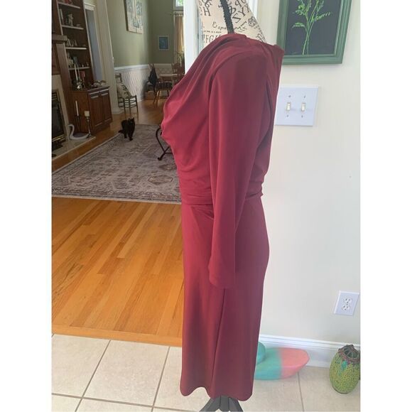 Ronni Nicole Fitted Burgundy Dress - Picture 5 of 8
